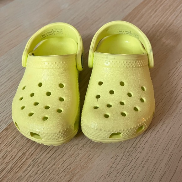 Crocs Kids' Classic Clog Shoe (Size 5c) - Picture 2 of 4